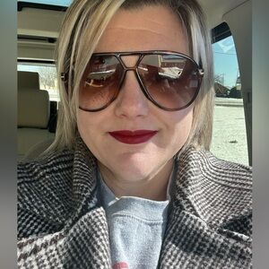 Meet your Posher, Shannon